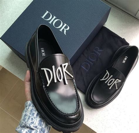 dior shoe logo|dior shoes men.